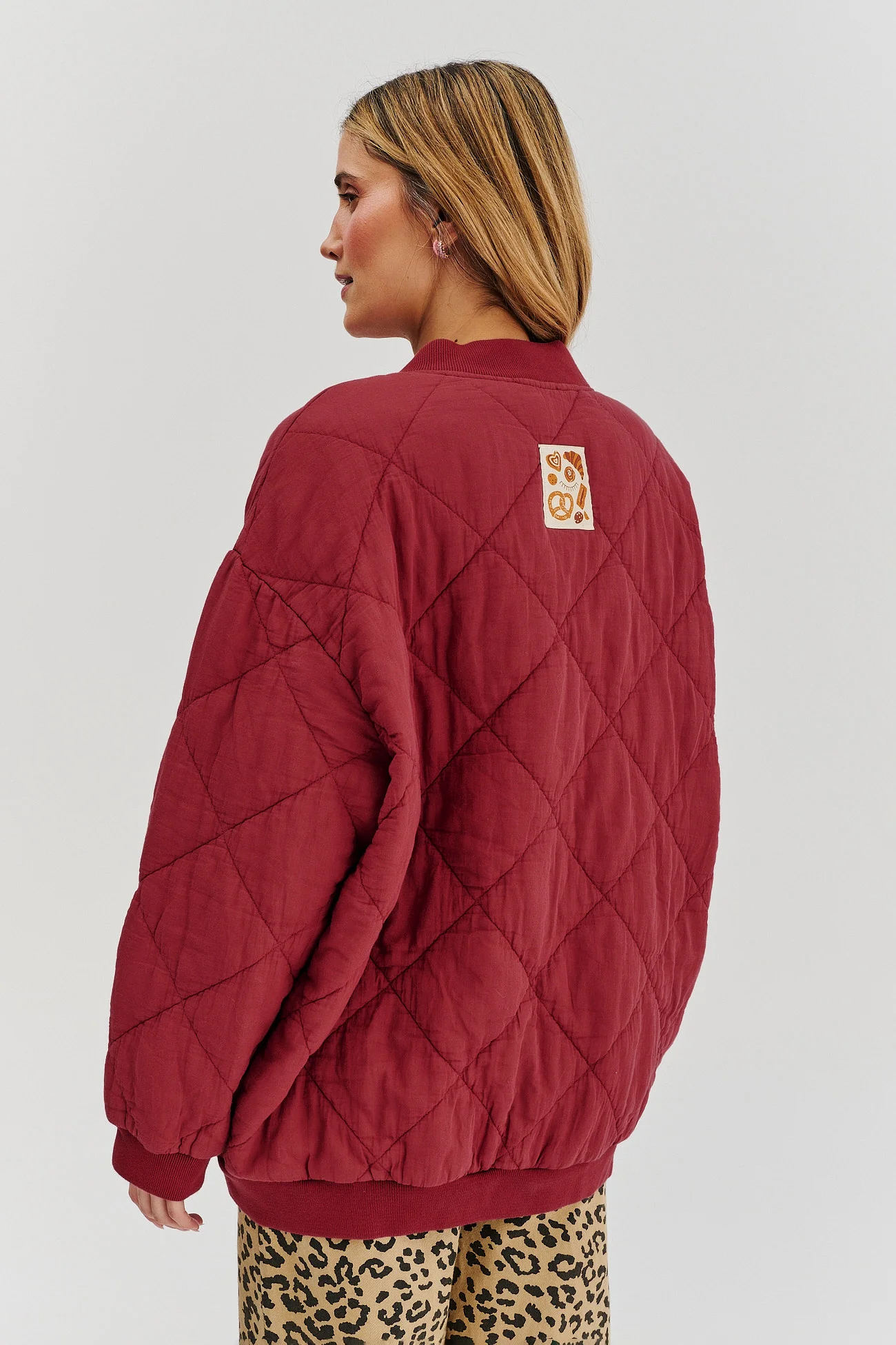 Bomberka pikowana oversize Smoky Blush - Image 18